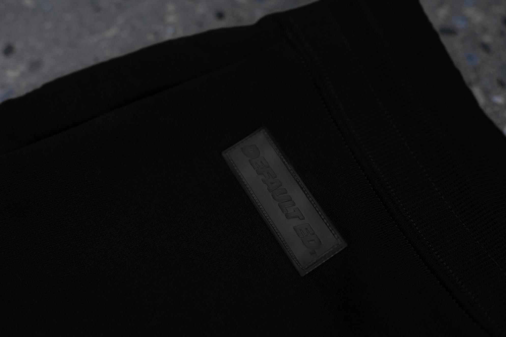 Casual yet refined—blackt track pants with relexed fit and clean lines